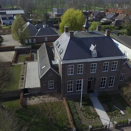 Groepsaccommodatie De Pastorie ベッド・アンド・ブレックファスト