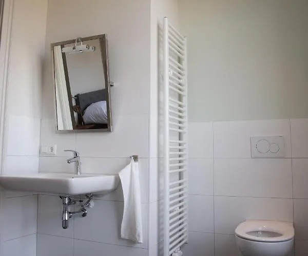 Groepsaccommodatie De Pastorie Bed and Breakfast