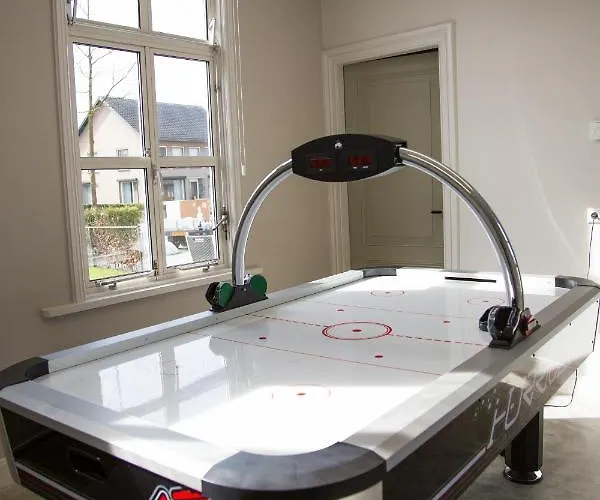 Groepsaccommodatie De Pastorie Bed and Breakfast Lage Mierde