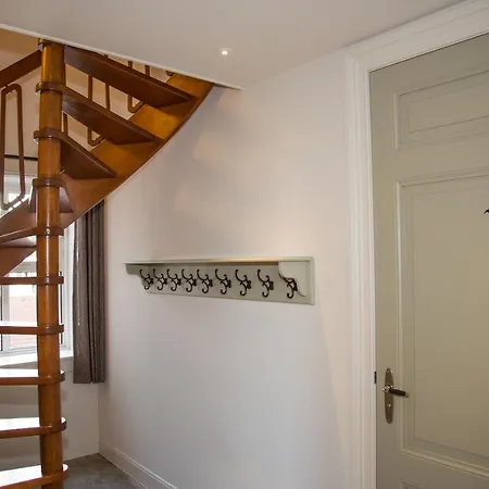 Groepsaccommodatie De Pastorie 住宿加早餐酒店