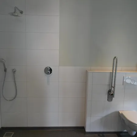 Groepsaccommodatie De Pastorie 住宿加早餐酒店