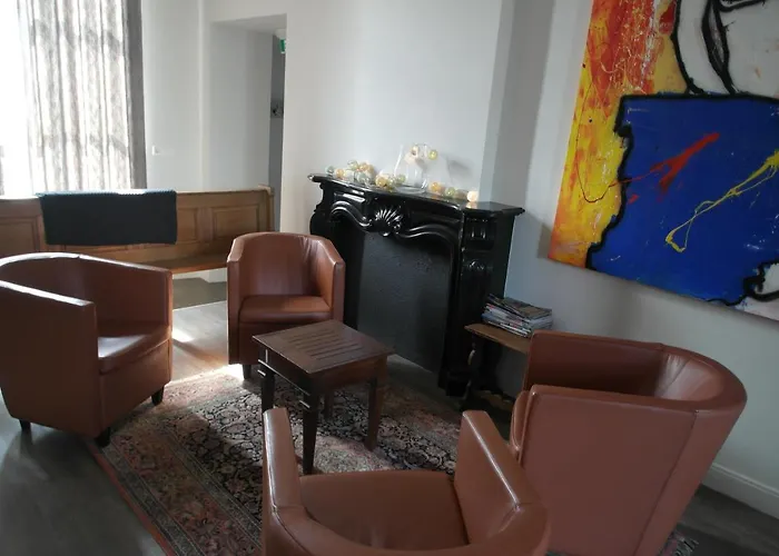 Groepsaccommodatie De Pastorie Bed & Breakfast *