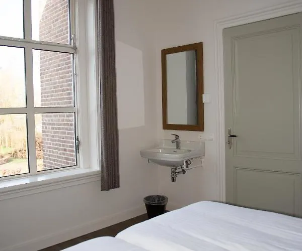 Groepsaccommodatie De Pastorie Bed & Breakfast Lage Mierde