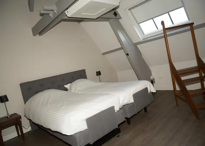 Groepsaccommodatie De Pastorie Bed & Breakfast Lage Mierde