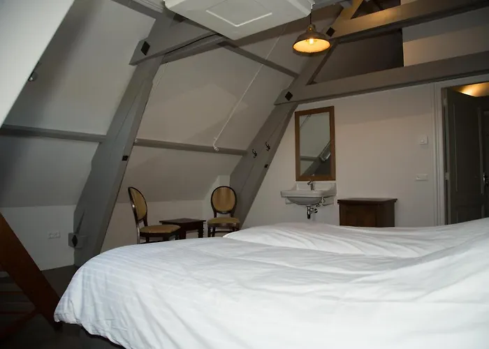 Bed & Breakfast Groepsaccommodatie De Pastorie *